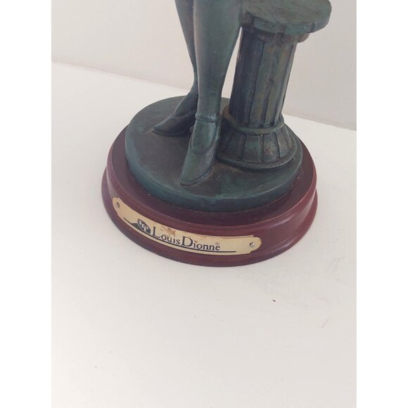 Louis Dionne Hand Made Ceramic Figurine 9 1/4" "Modern Lady in Green" - Picture 2 of 16